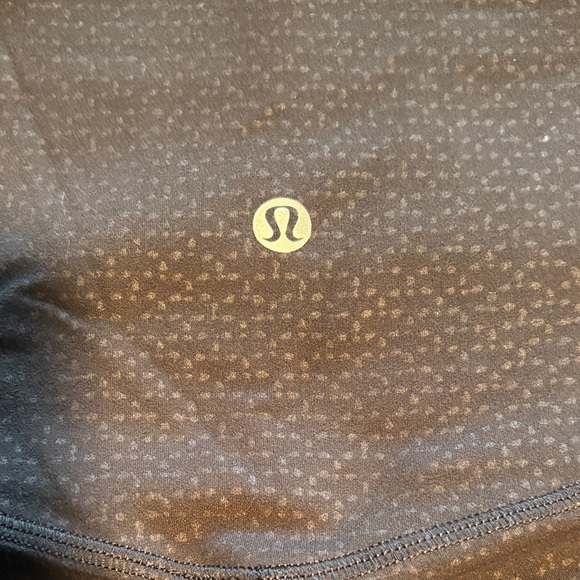 Align Black Cropped Leggings with a pattern - Picture 2 of 6